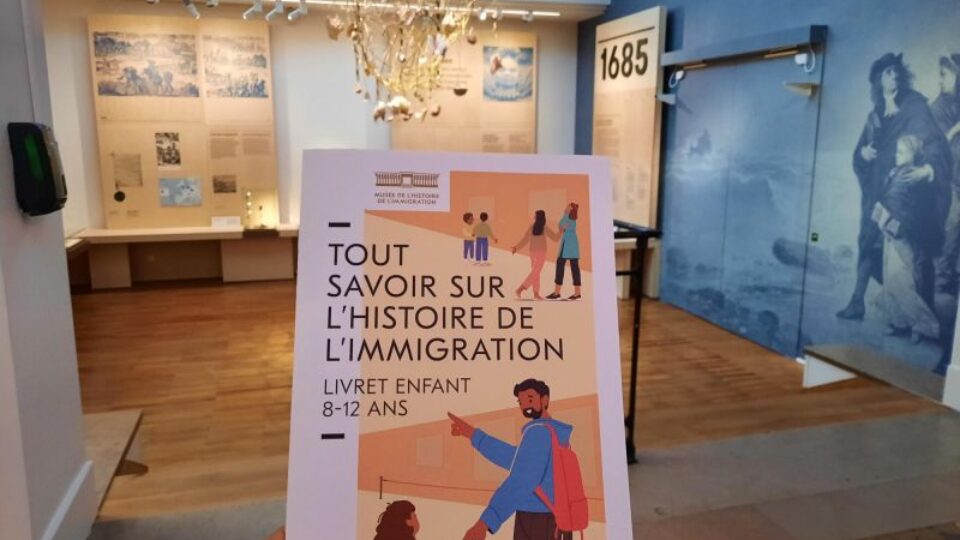 la-valise-a-histoires-parcours-sonore-immersif-jeune-public-du-musee-national-de-lhistoire-de-limmigration